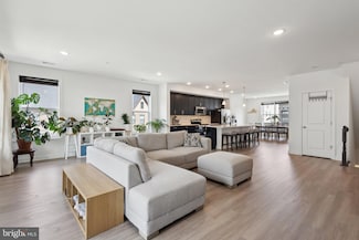 4902 Longmire Way Unit 24, Chantilly, VA 20151