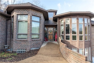 102 Hunters Ridge Rd, Wheeling, WV 26003