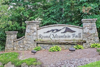 18 Trillium Ln, Eastatoe, NC 28712