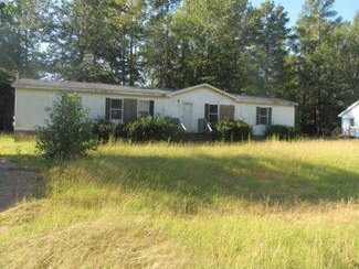 305 Pine Forest Dr, Sandersville, GA 31082