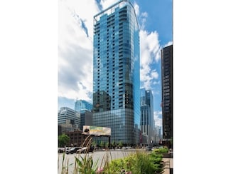 600 N Fairbanks Ct Unit 1704, Chicago, IL 60611