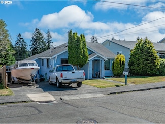 1449 Myrtle Ave, Coos Bay, OR 97420
