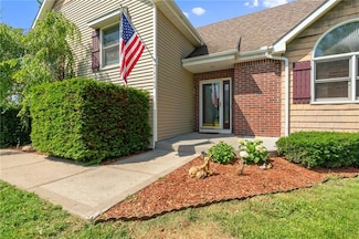 14700 Shamrock Way, Smithville, MO 64089