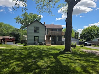 945-947 W South Street Rd, Woodstock, IL 60098