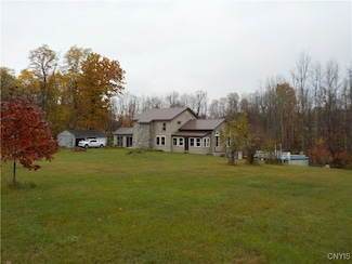 12095 Broadway Rd, Cato, NY 13033