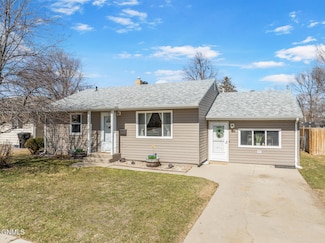 720 16th St W, Williston, ND 58801