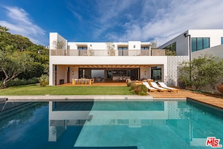 1307 N Doheny Dr, Los Angeles, CA 90069