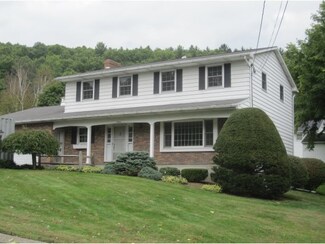 16 Columbine Dr, Binghamton, NY 13901