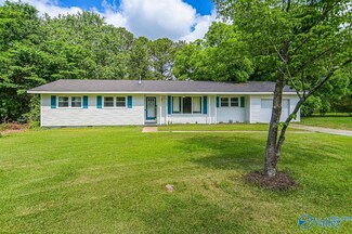 317 Gilchrist St SW, Hartselle, AL 35640