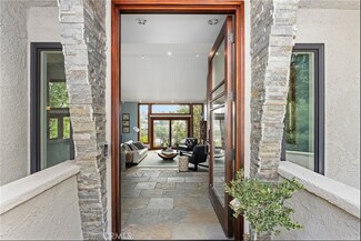 1242 Peacock Hill Dr, Santa Ana, CA 92705