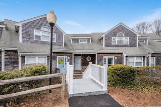 27 Harbor Hill Dr, Buzzards Bay, MA 02532