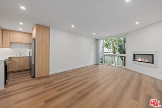2447 Beachwood Dr Unit 2, Los Angeles, CA 90068