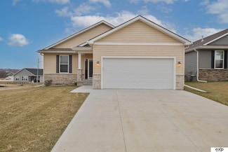 17538 Robin Dr, Omaha, NE 68136