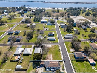 424 Pearl St, Biloxi, MS 39530