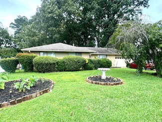 1339 Woodmore Ln, Chattanooga, TN 37411