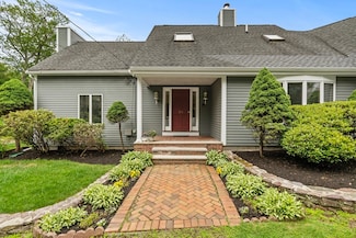 26 Emery Ct, Stoneham, MA 02180