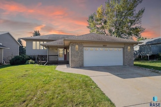 4913 E 33rd St, Sioux Falls, SD 57110