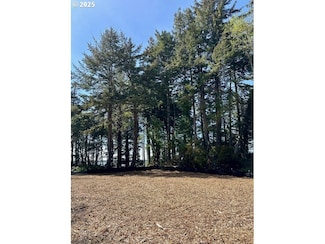 1220 Seagate St, Coos Bay, OR 97420