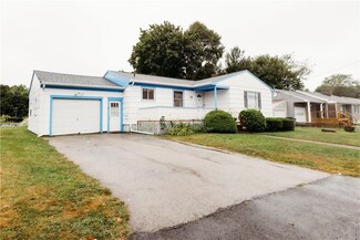 65 Brackett Ave, Tiverton, RI 02878