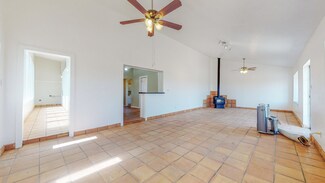 40 Skoal Ln, Moriarty, NM 87035