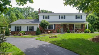 3 Sweet Brier Dr, Ballston Lake, NY 12019