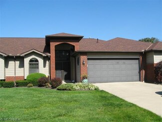 5235 Parkhurst Dr Unit 43, Sheffield Village, OH 44054