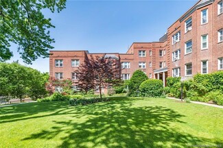 70 Strawberry Hill Ave Unit 3-2A, Stamford, CT 06902