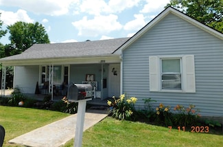 1060 Degaris Mill Rd, Georgetown, KY 40324