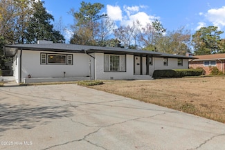 911 Vernon Dr, Jacksonville, NC 28540