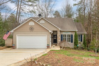 33 Red Fox Ln, Brevard, NC 28712