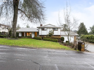24540 SE Strawberry Dr, Damascus, OR 97089