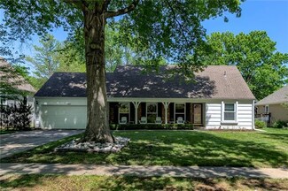 9825 Walmer St, Overland Park, KS 66212