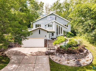 4919 Ivanhoe St, Duluth, MN 55804
