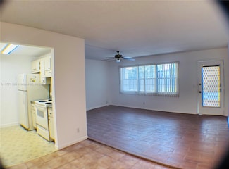 101 SW 132nd Way Unit 203J, Pembroke Pines, FL 33027