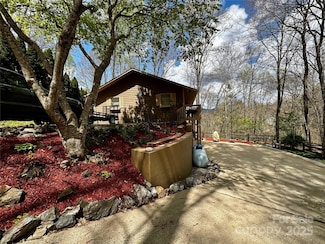45 Pinecrest Dr, Franklin, NC 28734