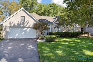 6574 Carrietowne Ln, Toledo, OH 43615