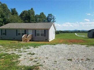 192 Albert Dr, Flat Rock, NC 28731