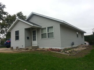 446 N Oakhill Ave, Janesville, WI 53548
