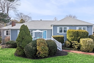 19 Cleveland Rd, Marblehead, MA 01945