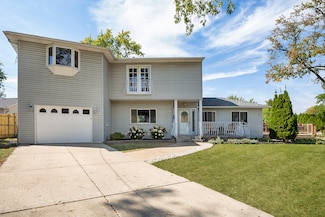 1012 Windsor Rd, Highland Park, IL 60035