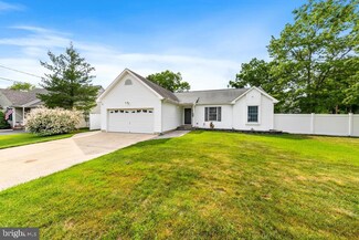 164 Spinnaker Ave, Manahawkin, NJ 08050