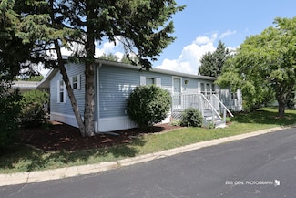 621 Terrace Dr, Crystal Lake, IL 60014