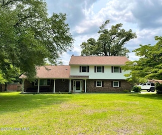 217 Randomwood Ln, New Bern, NC 28562
