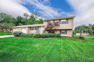 5825 Cedaridge Dr, Cincinnati, OH 45247