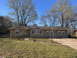 329 Robinson Ave, Neosho, MO 64850