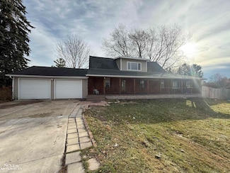 6515 Lakeshore Rd, Lexington, MI 48450