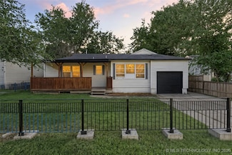 6264 E Latimer St, Tulsa, OK 74115