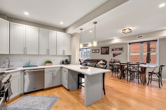 246 Boston St Unit 4, Dorchester, MA 02125