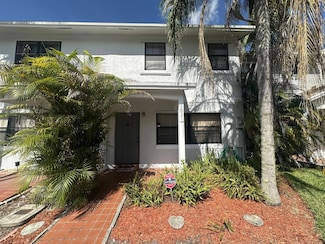 621 NW 105th Way, Pembroke Pines, FL 33026