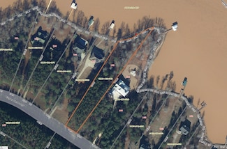 880 Eagles Harbor Dr, Hodges, SC 29653